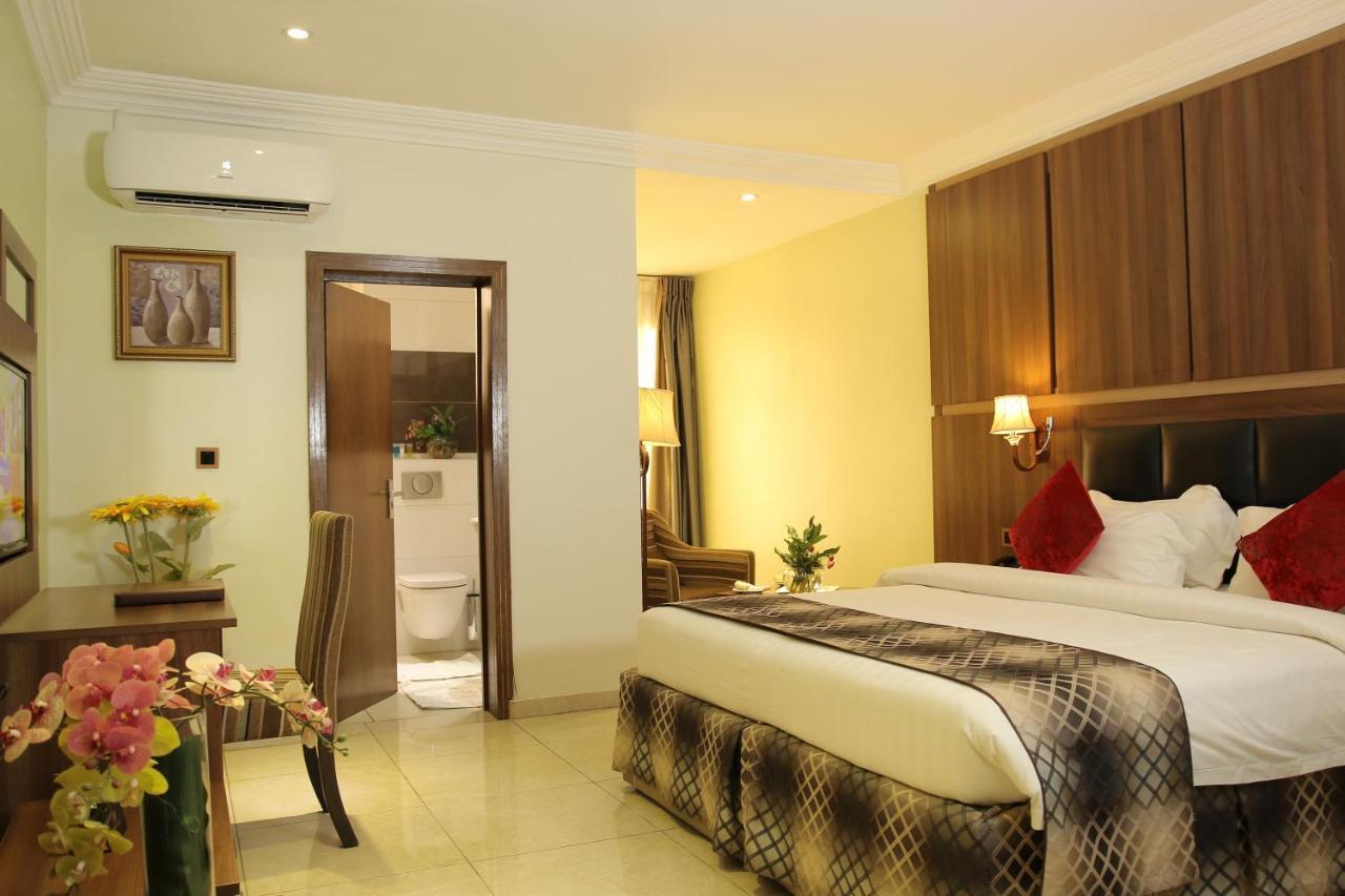 Grand Pela Hotel & Suites Abuja Exterior foto