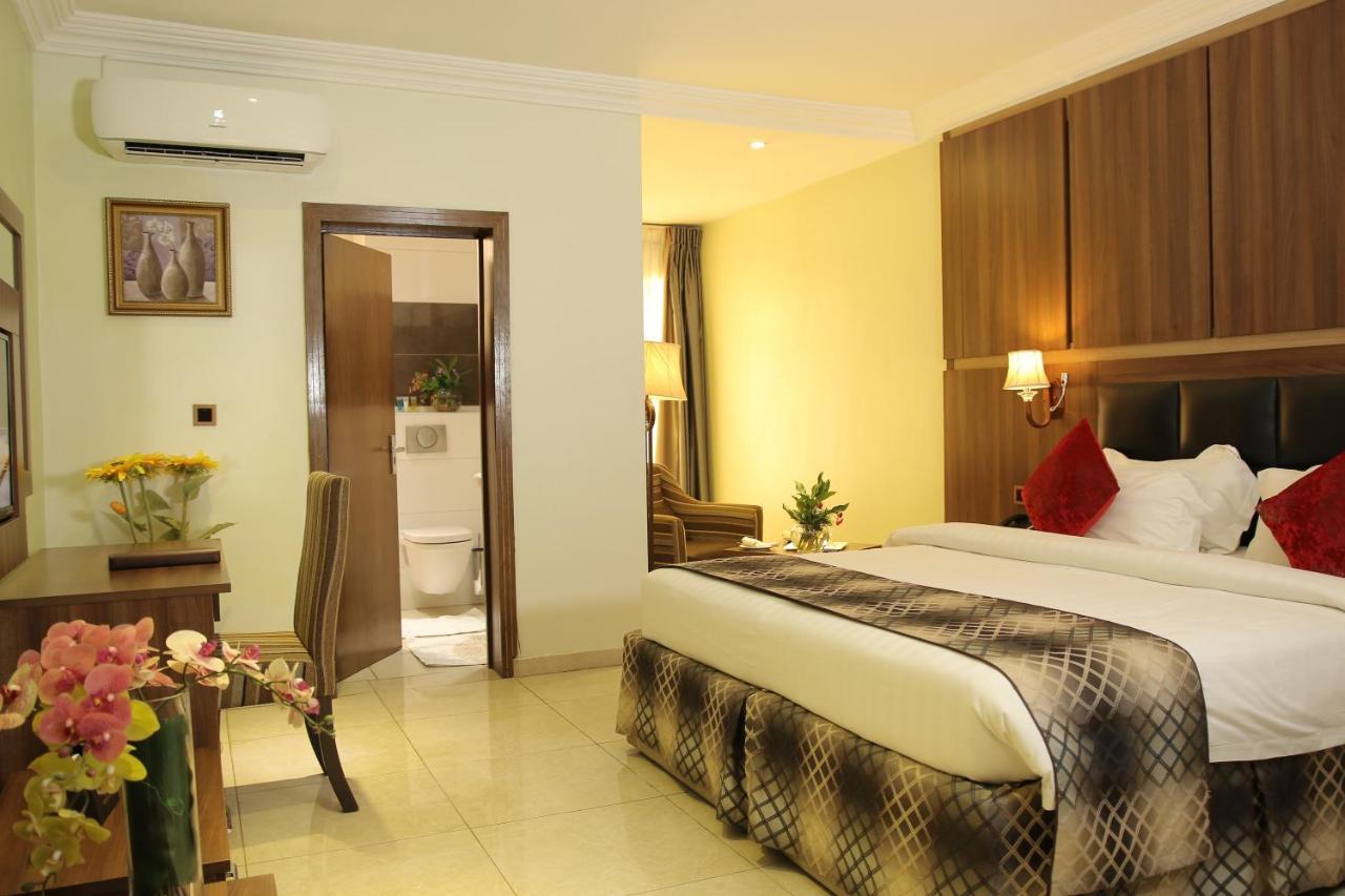 Grand Pela Hotel & Suites Abuja Exterior foto