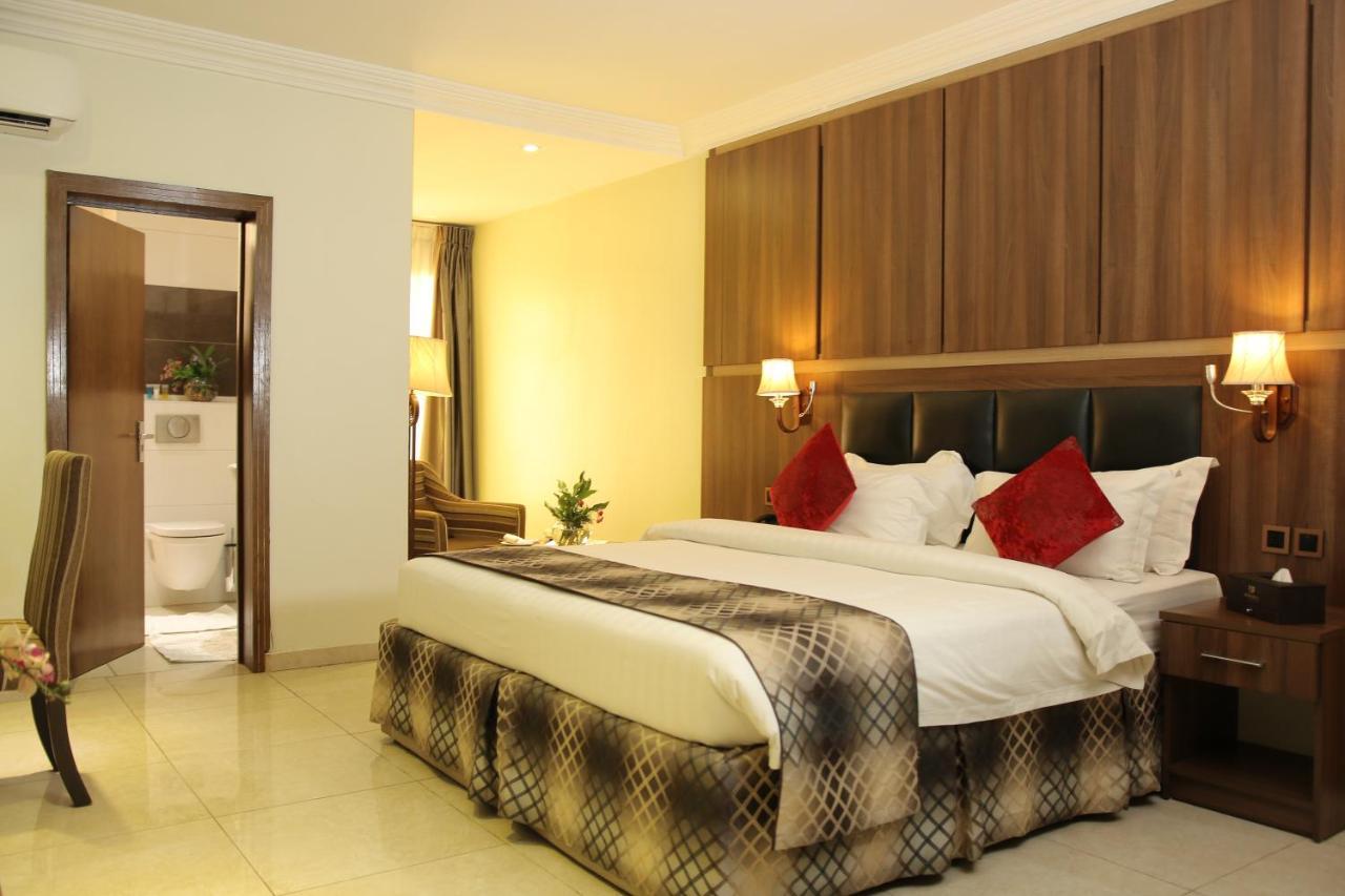 Grand Pela Hotel & Suites Abuja Exterior foto