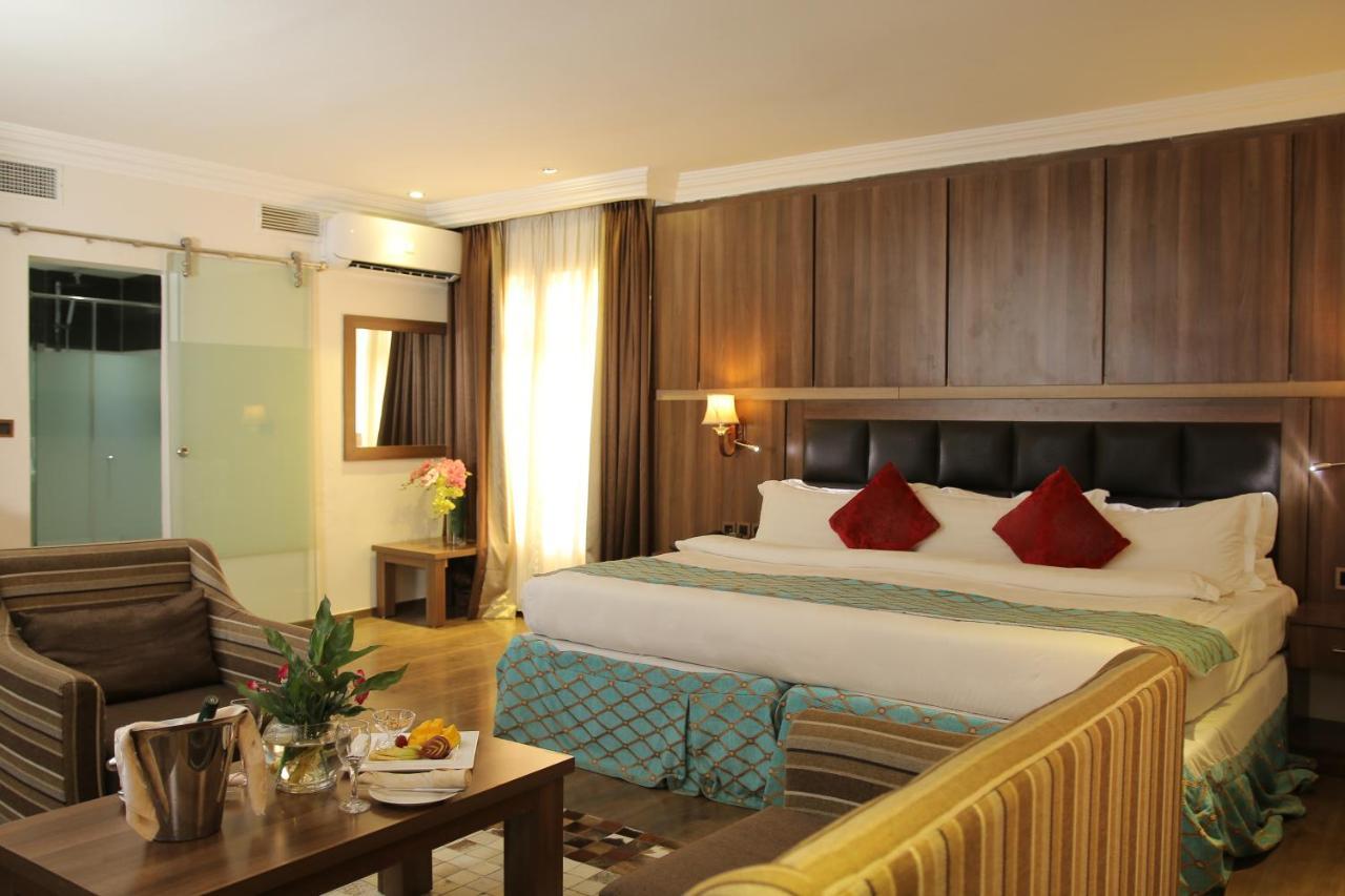Grand Pela Hotel & Suites Abuja Exterior foto