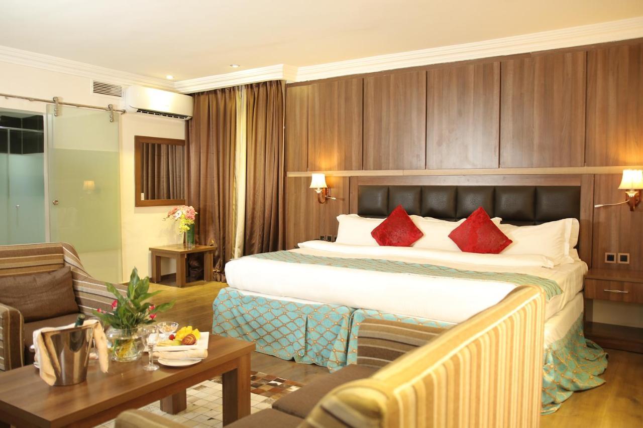 Grand Pela Hotel & Suites Abuja Exterior foto