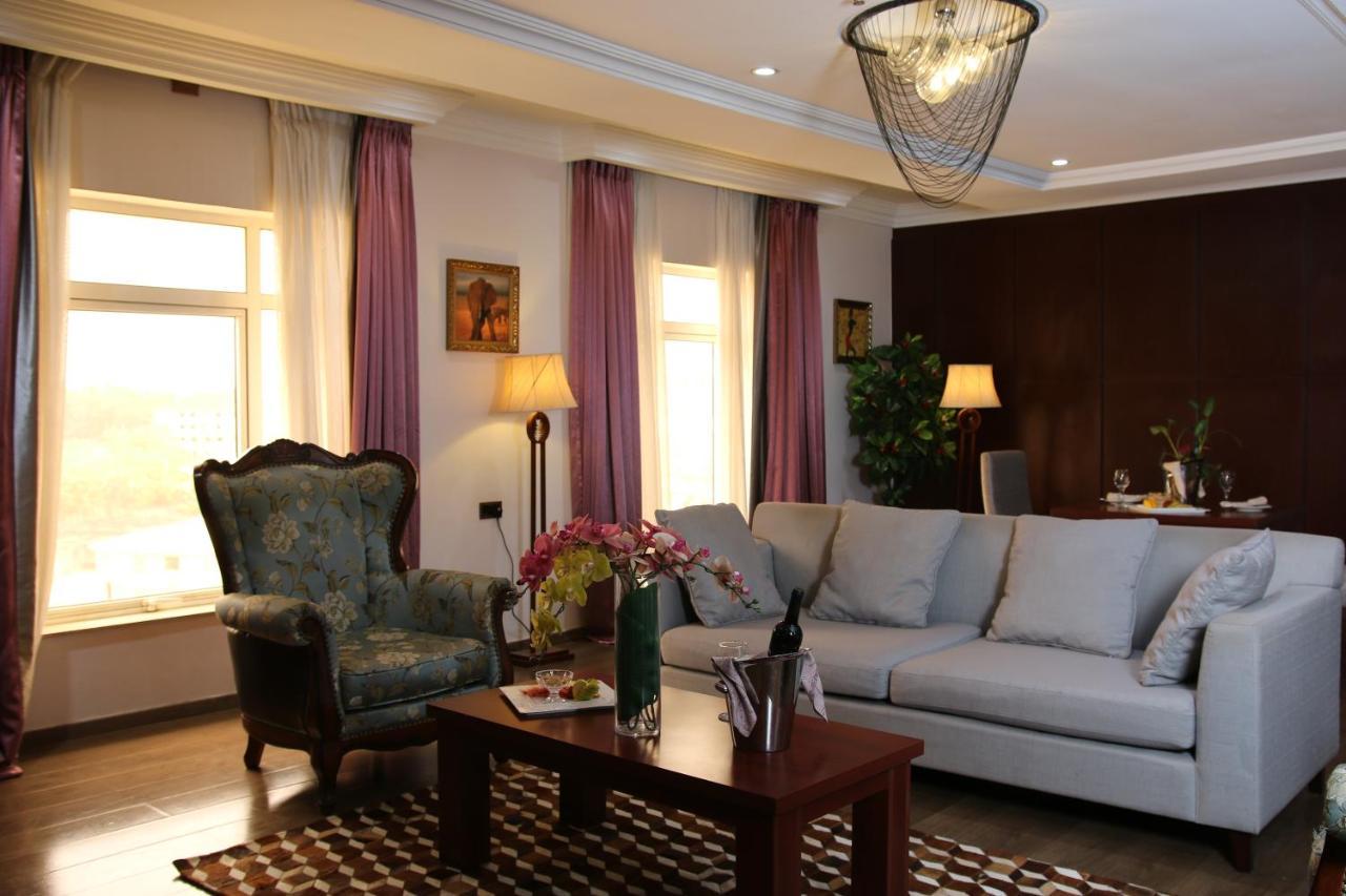 Grand Pela Hotel & Suites Abuja Exterior foto
