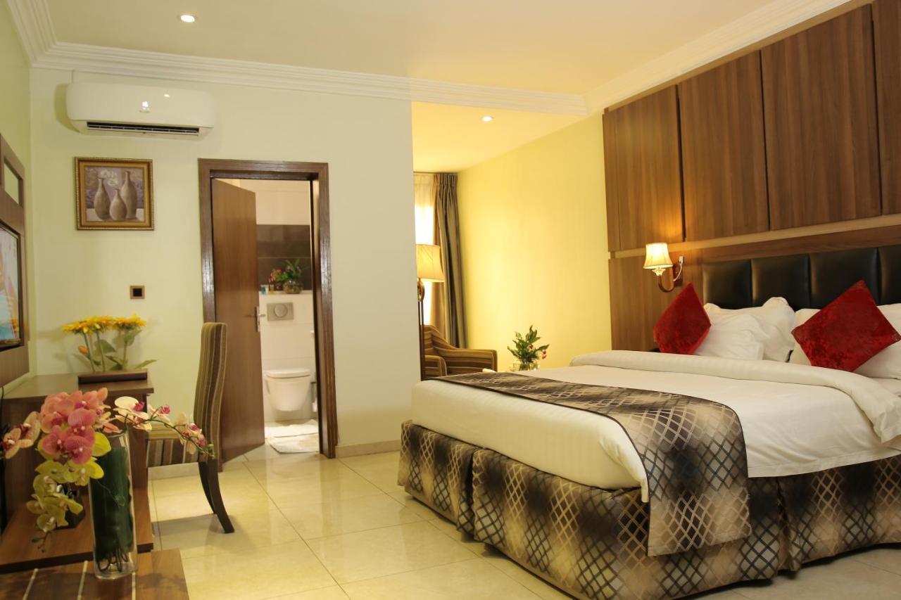 Grand Pela Hotel & Suites Abuja Exterior foto
