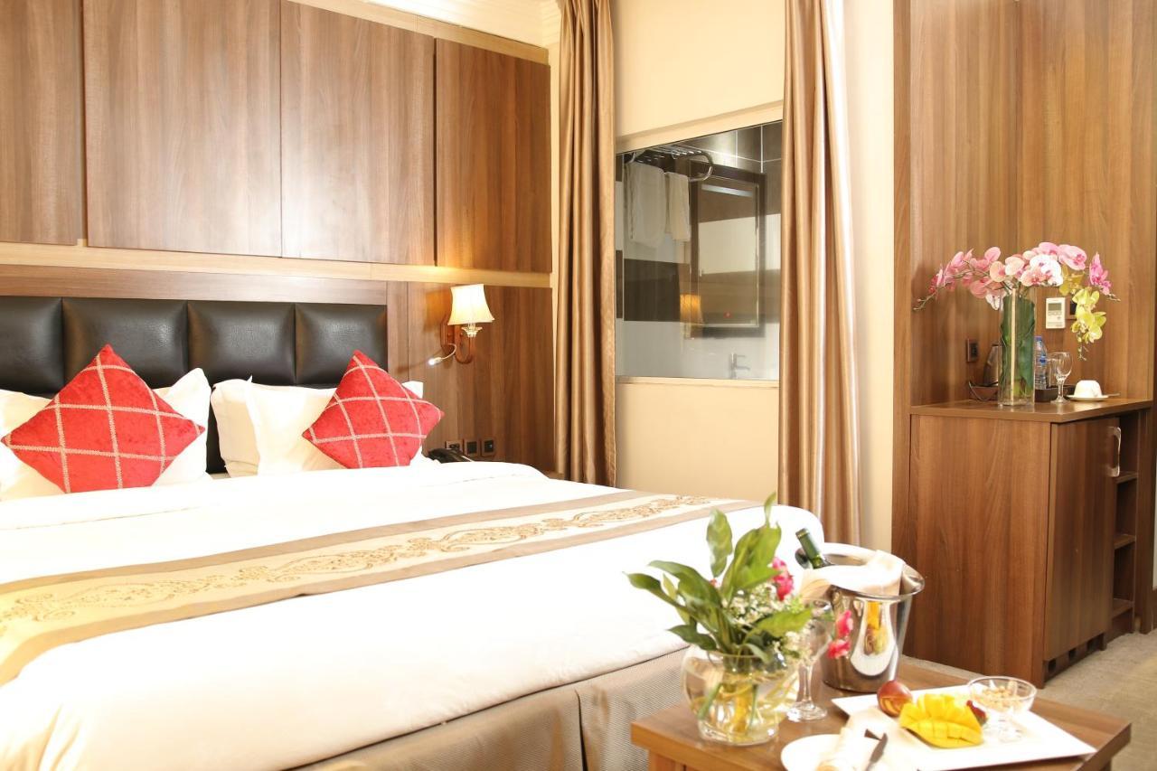 Grand Pela Hotel & Suites Abuja Exterior foto