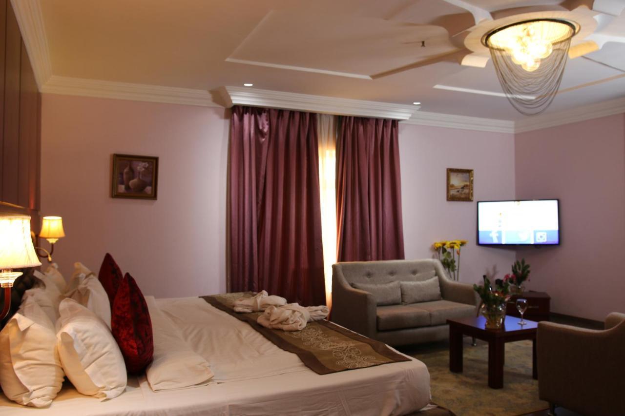 Grand Pela Hotel & Suites Abuja Exterior foto