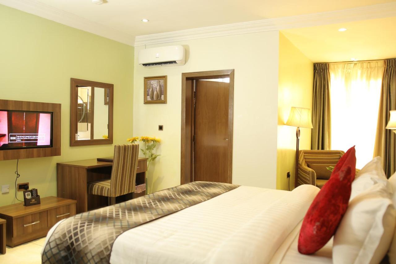 Grand Pela Hotel & Suites Abuja Exterior foto