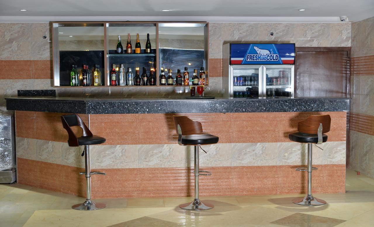 Grand Pela Hotel & Suites Abuja Exterior foto