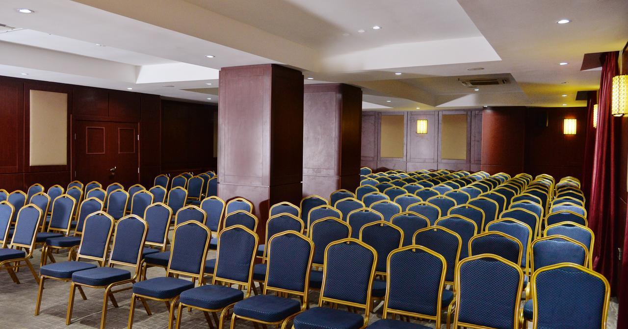 Grand Pela Hotel & Suites Abuja Exterior foto