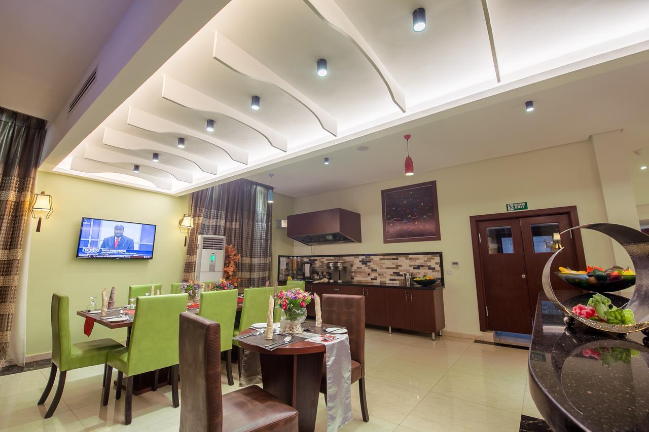 Grand Pela Hotel & Suites Abuja Exterior foto